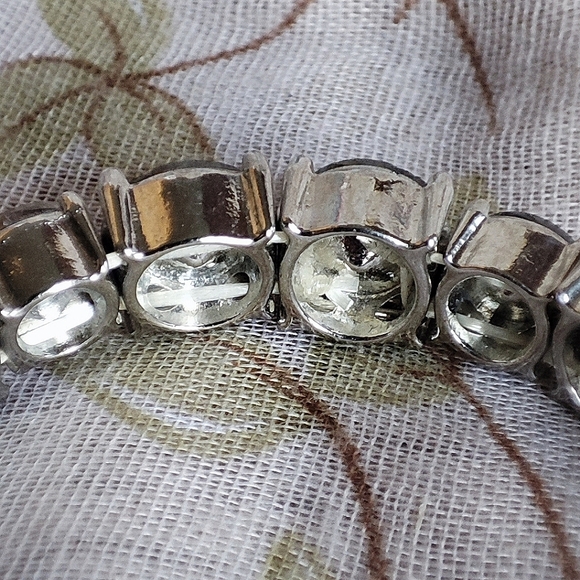 Rivoli Smoke Gray Rhinestone Vintage Stretch Bracelet Silver Tone - Picture 8 of 10